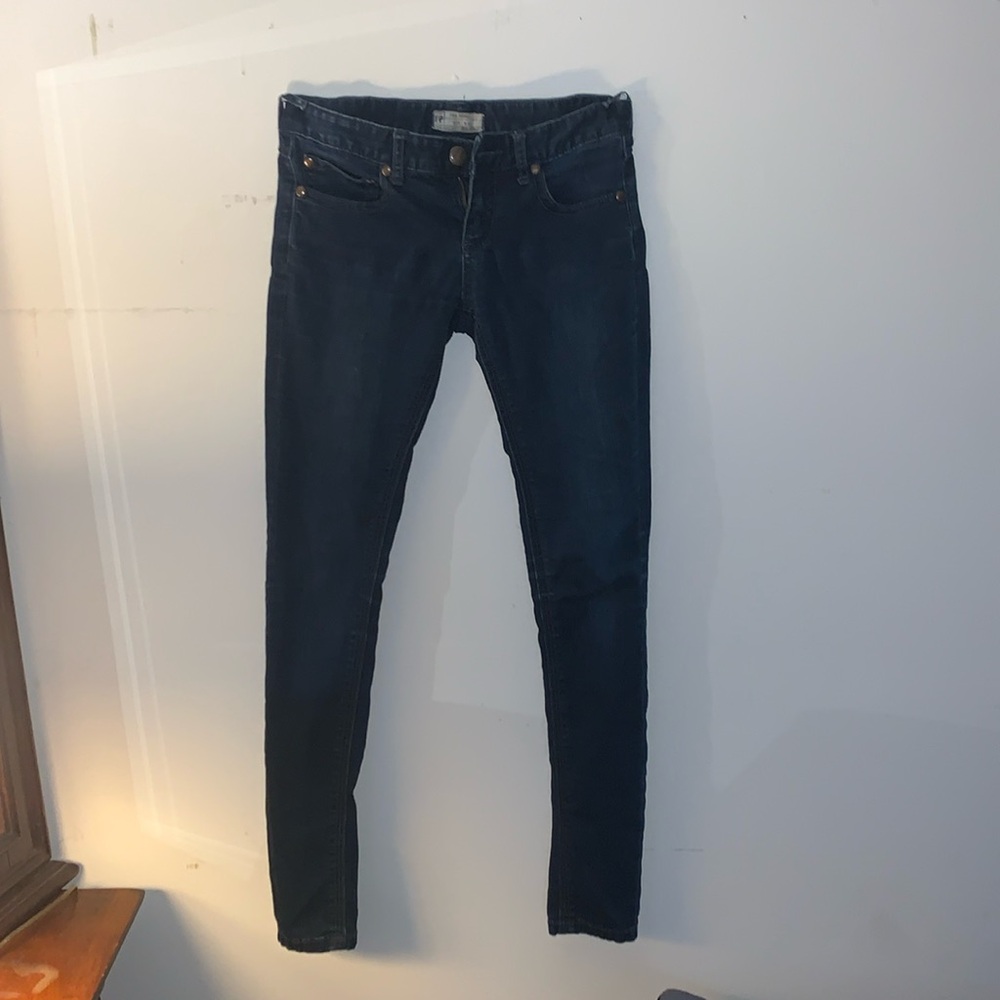 Free People dark blue jeans size 27